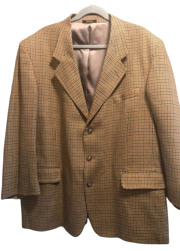 Vintage Clothing Classic Houndstooth 46R Men’s Sports Jacket USA Made Hardwick Clothes Golden With Black Red Accents. Three Button No Vent