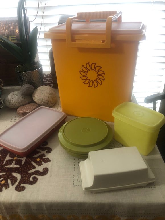Vintage Home Decor - Funky Chunky 70s Boho Tupperware Lot 5 Pieces With All Lids Included