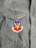 Vintage Military - Vietnam War Era US Air Force Sateen 9 OZ OG 107 Military Field Jacket Large Long 1962 With Major Rank Wings Unit Patch