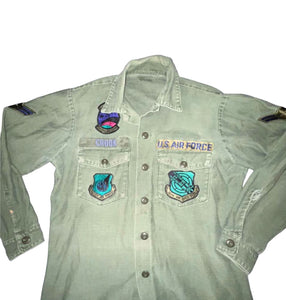 Vintage Military Vietnam War Era US Air Force Fatigue Field Utility Uniform Top Size Large With Patches.
