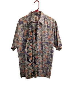 1990s Tori Richard Made In Hawaii Aloha Shirt Size Large Reverse Subdued Style Print.